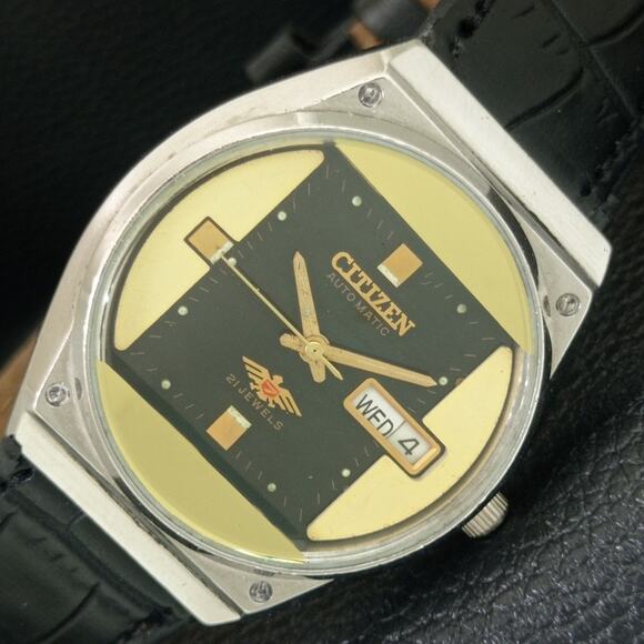 Citizen Other - Vintage 1977 Citizen Automatic Mens Silver Watch W/daydate & Gold accents